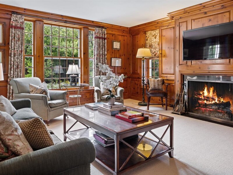 62 Woodley Road Winnetka IL 60093