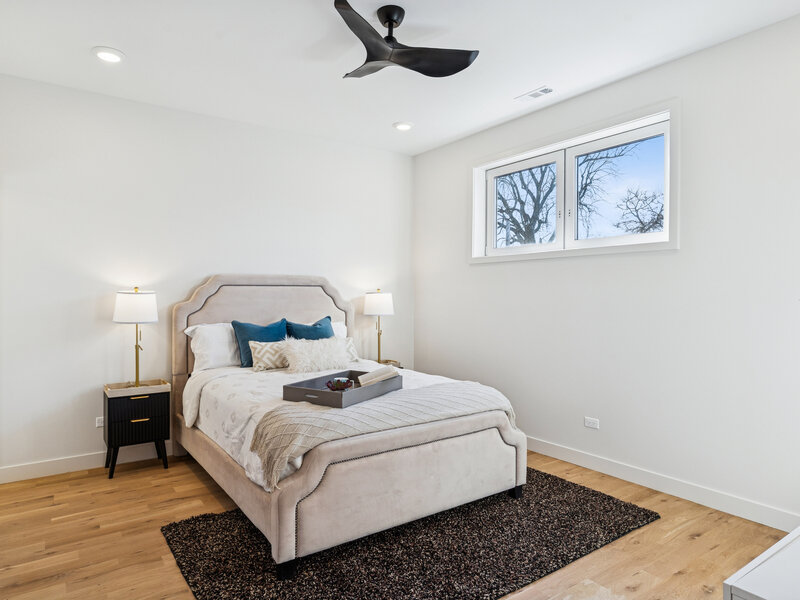 4208 S Calumet Avenue Chicago IL 60653