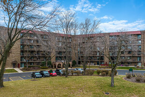 Photo of 35 S Baybrook Drive Palatine IL 60074 Unit 610