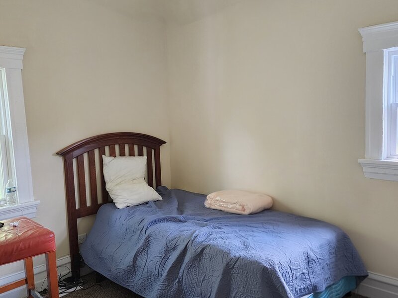 435 W Winneconna Parkway Chicago IL 60620