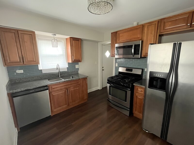 17943 Ridgewood Avenue Lansing IL 60438