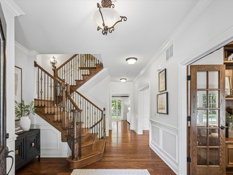 639 N Wright Street Naperville IL 60563