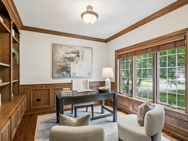 639 N Wright Street Naperville IL 60563