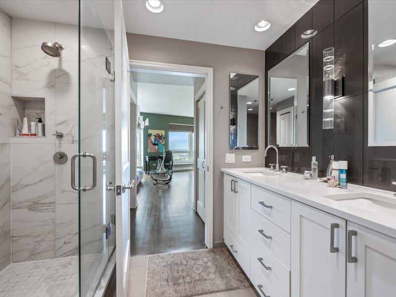 57 E Delaware Place Chicago IL 60611