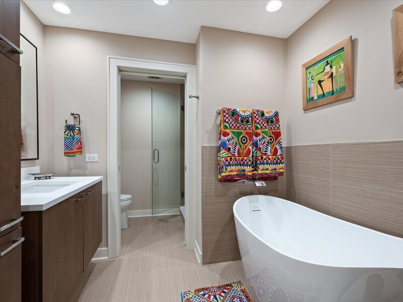 57 E Delaware Place Chicago IL 60611