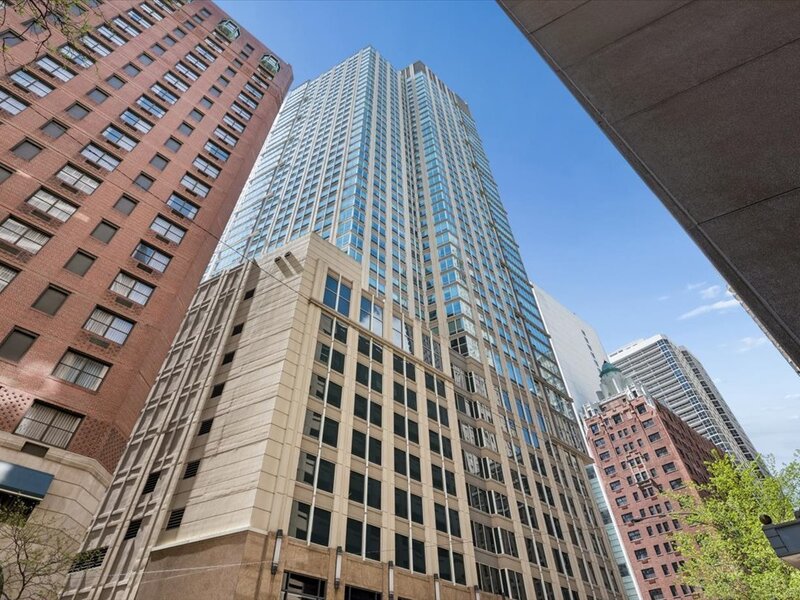 57 E Delaware Place Chicago IL 60611