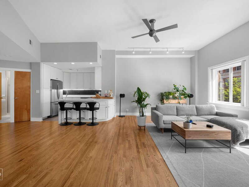 3325 N Lincoln Avenue Chicago IL 60657
