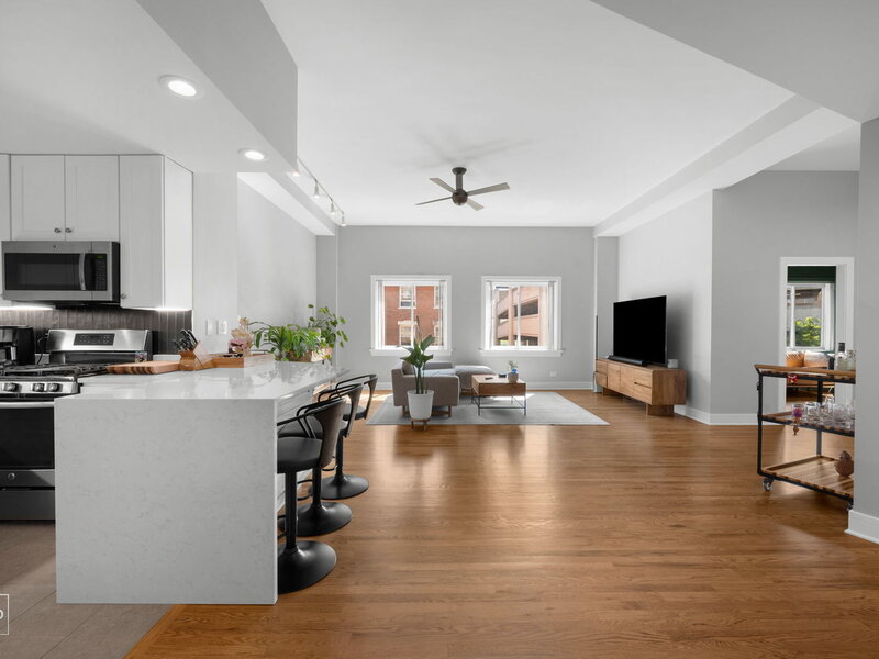 3325 N Lincoln Avenue Chicago IL 60657