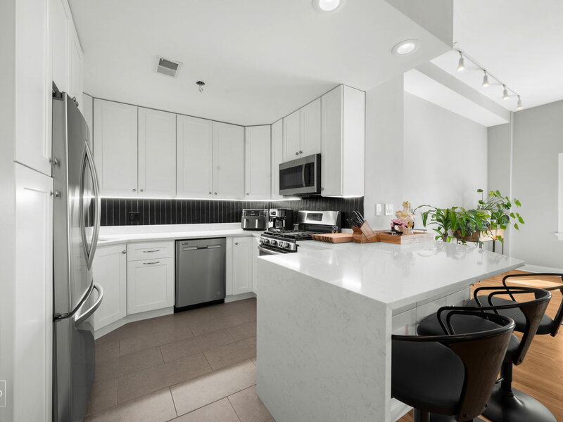 3325 N Lincoln Avenue Chicago IL 60657