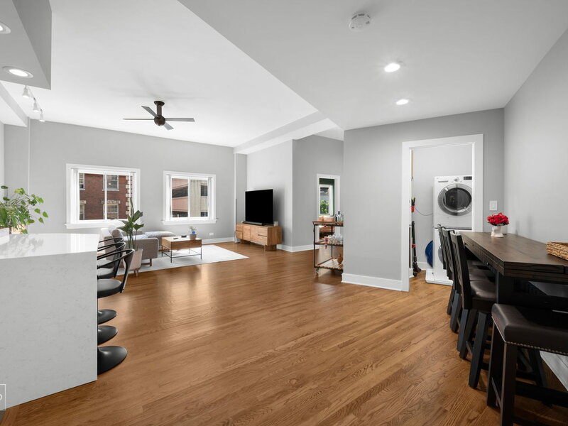 3325 N Lincoln Avenue Chicago IL 60657