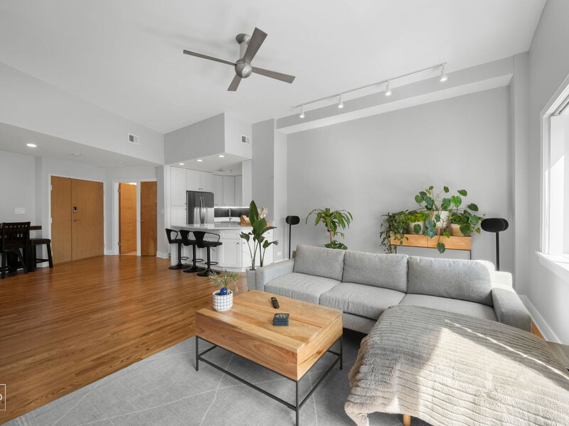 3325 N Lincoln Avenue Chicago IL 60657