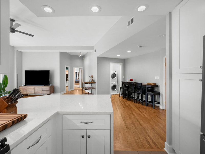 3325 N Lincoln Avenue Chicago IL 60657