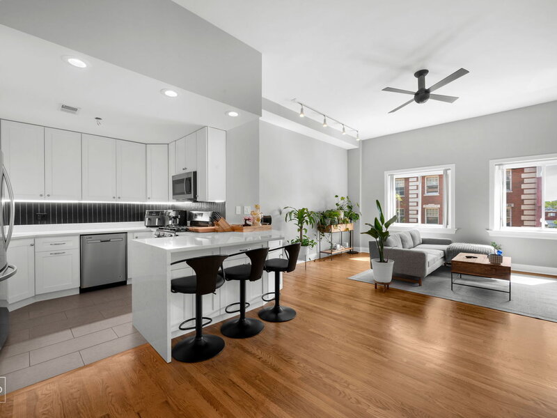 3325 N Lincoln Avenue Chicago IL 60657