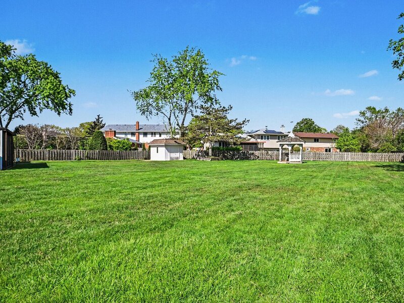 421 E Barclay Court Elmhurst IL 60126
