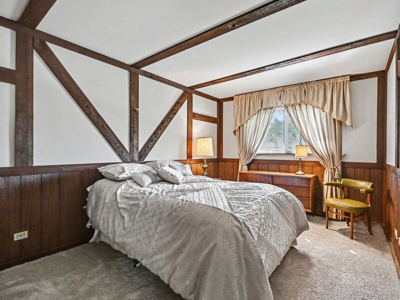 421 E Barclay Court Elmhurst IL 60126