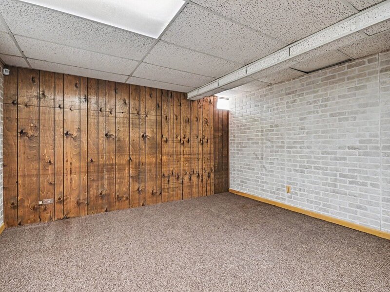 421 E Barclay Court Elmhurst IL 60126