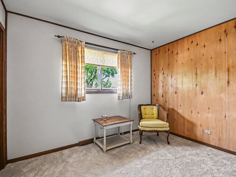 421 E Barclay Court Elmhurst IL 60126