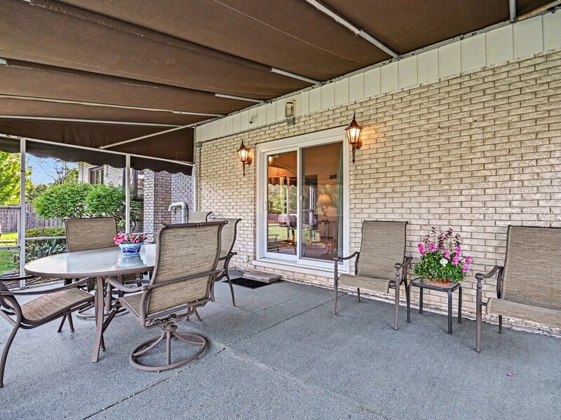 421 E Barclay Court Elmhurst IL 60126