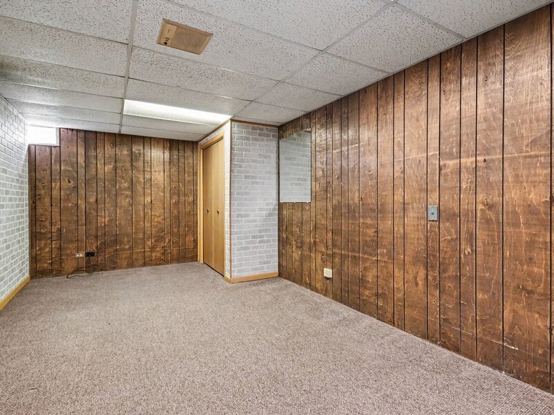 421 E Barclay Court Elmhurst IL 60126