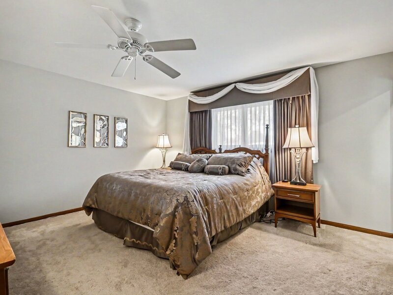 421 E Barclay Court Elmhurst IL 60126
