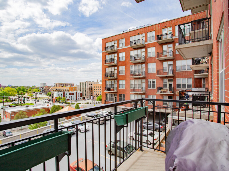 6 S Laflin Street Chicago IL 60607