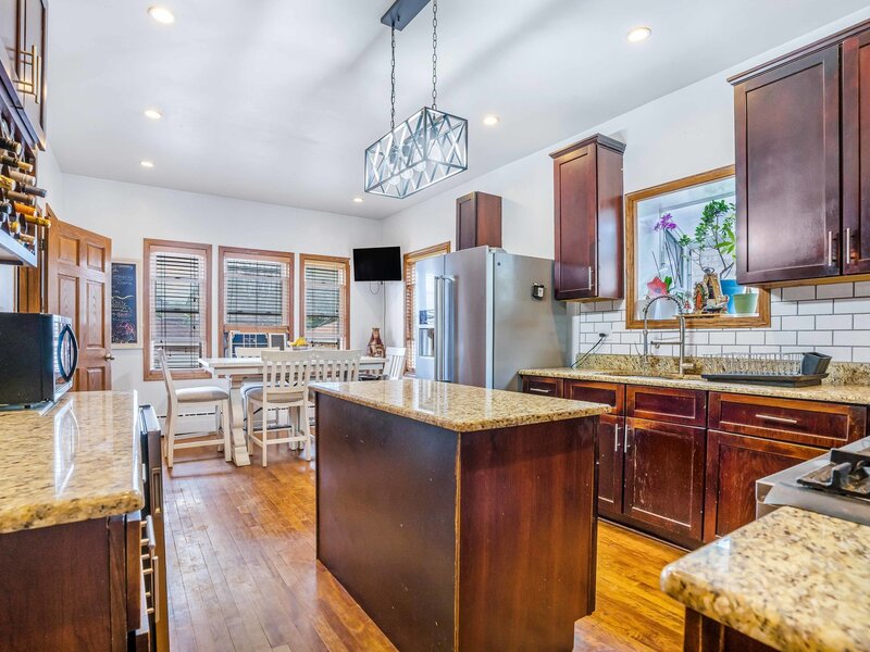 2345 Harvey Avenue Berwyn IL 60402