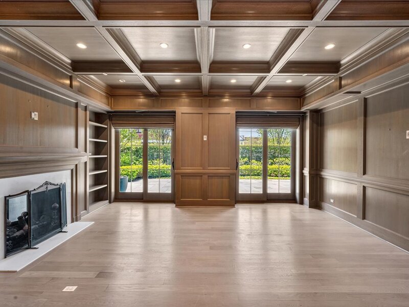 727 N Mckinley Road Lake Forest IL 60045