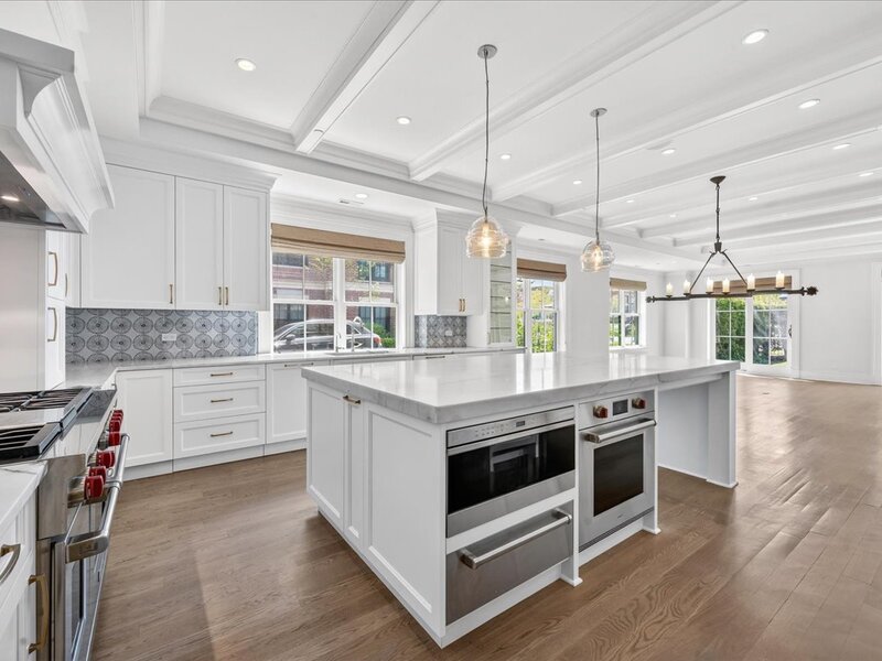 727 N Mckinley Road Lake Forest IL 60045