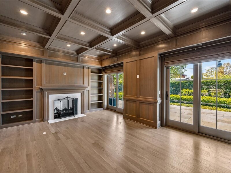 727 N Mckinley Road Lake Forest IL 60045