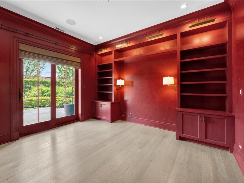 727 N Mckinley Road Lake Forest IL 60045