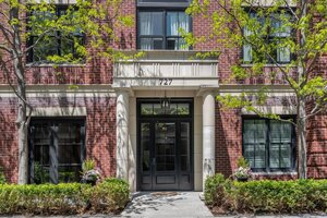 Photo of 727 N Mckinley Road Lake Forest IL 60045 Unit 100