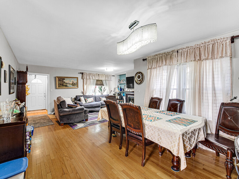 1604 Dobson Street Evanston IL 60202