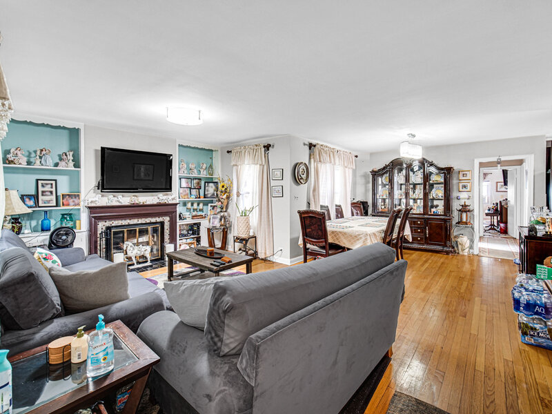 1604 Dobson Street Evanston IL 60202