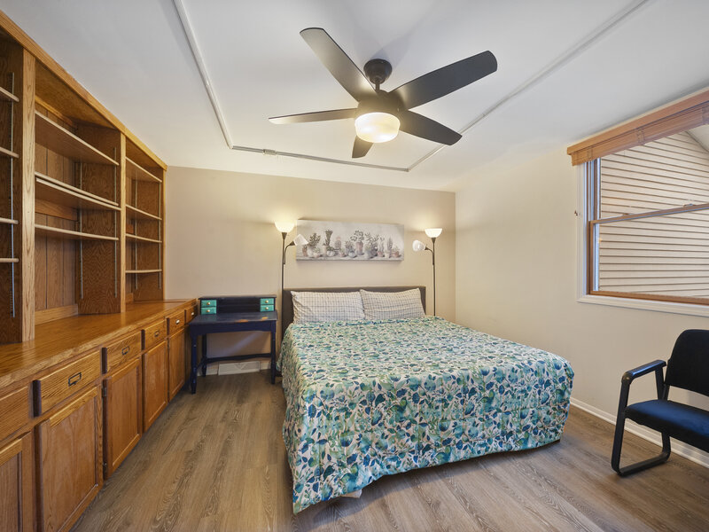 8 Hampton Court Mundelein IL 60060