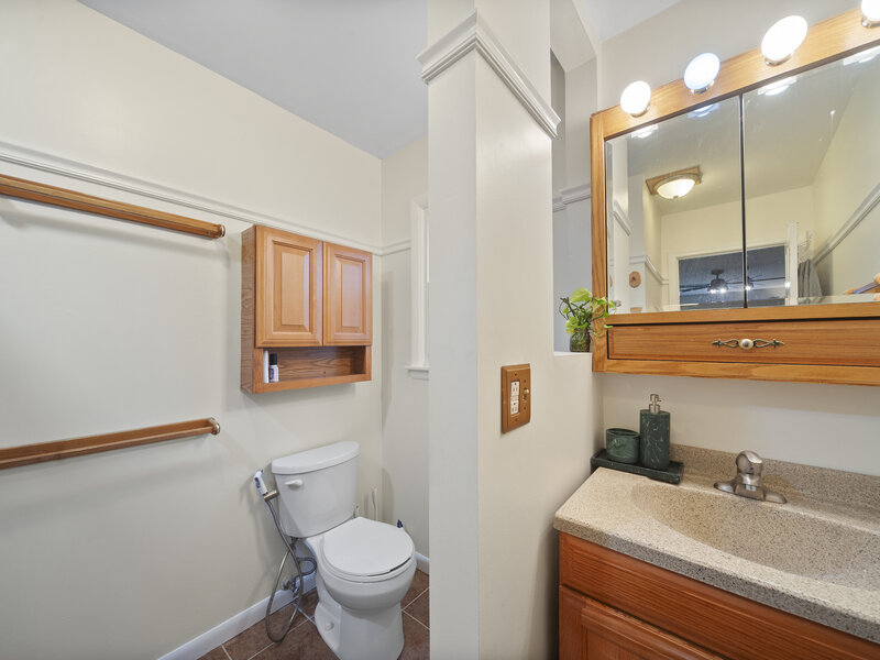 8 Hampton Court Mundelein IL 60060
