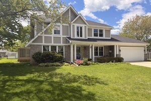 Photo of 8 Hampton Court Mundelein IL 60060
