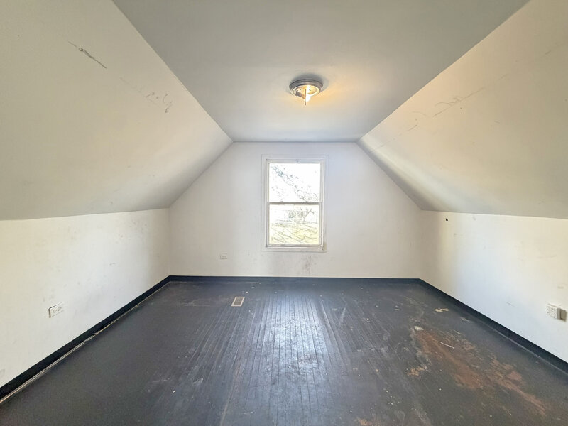 7939 S Escanaba Avenue Chicago IL 60617