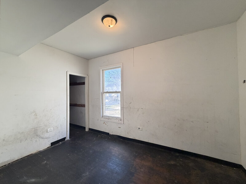 7939 S Escanaba Avenue Chicago IL 60617