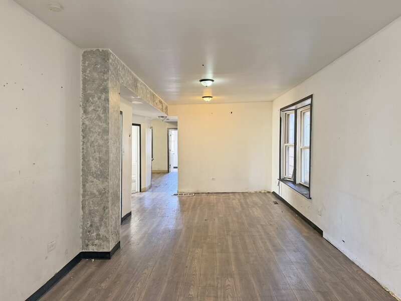7939 S Escanaba Avenue Chicago IL 60617
