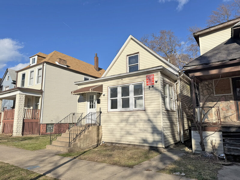 7939 S Escanaba Avenue Chicago IL 60617