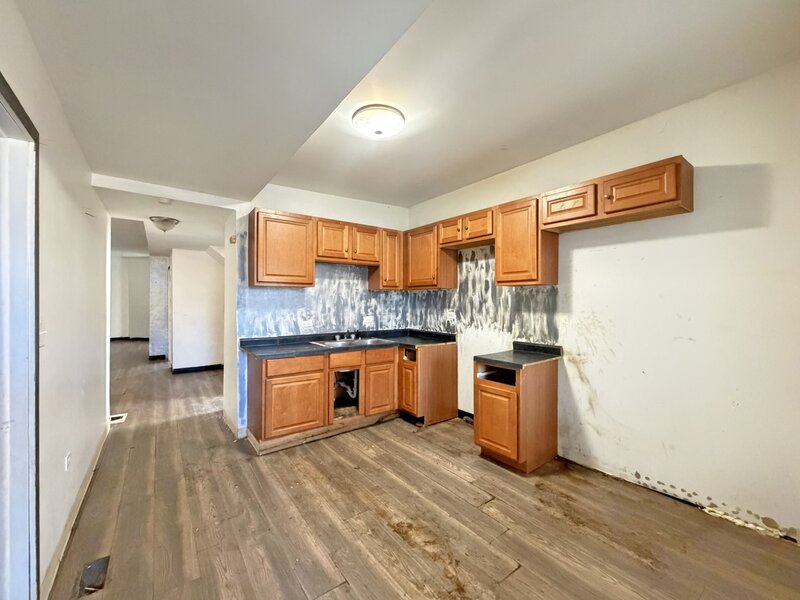 7939 S Escanaba Avenue Chicago IL 60617