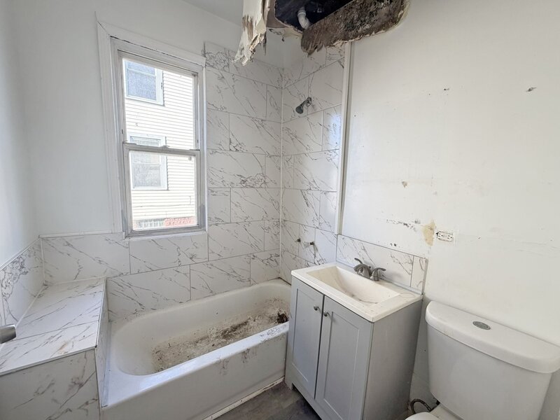 7939 S Escanaba Avenue Chicago IL 60617