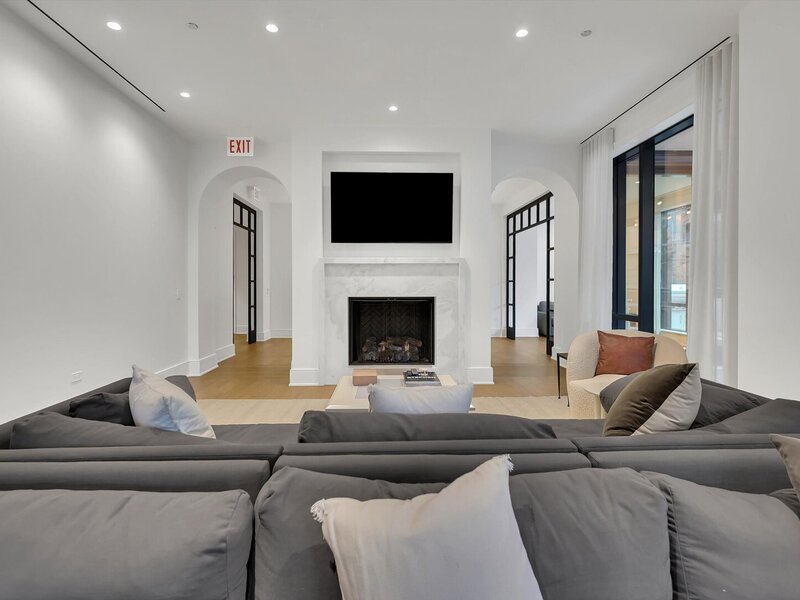 21 N May Street Chicago IL 60607