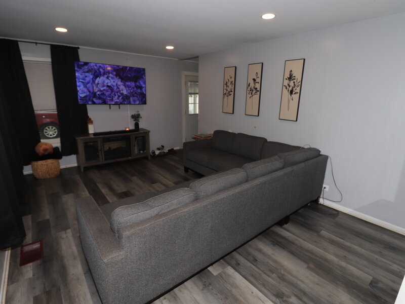 2702 Saint James Street Rolling Meadows IL 60008