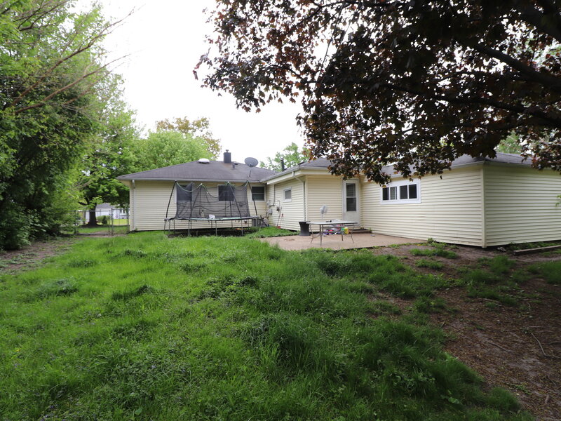2702 Saint James Street Rolling Meadows IL 60008