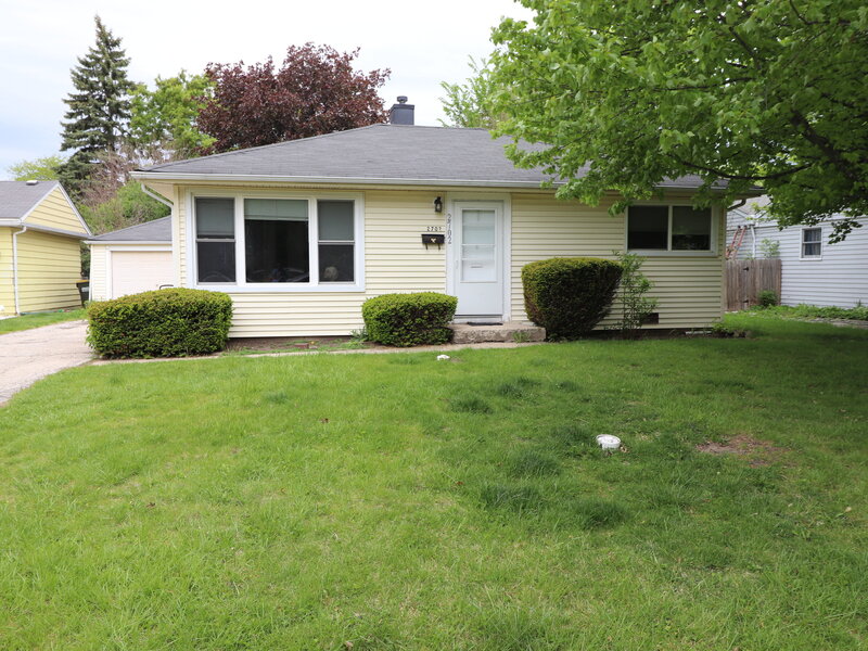 2702 Saint James Street Rolling Meadows IL 60008