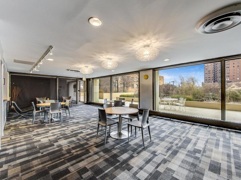 4343 N Clarendon Avenue Chicago IL 60613