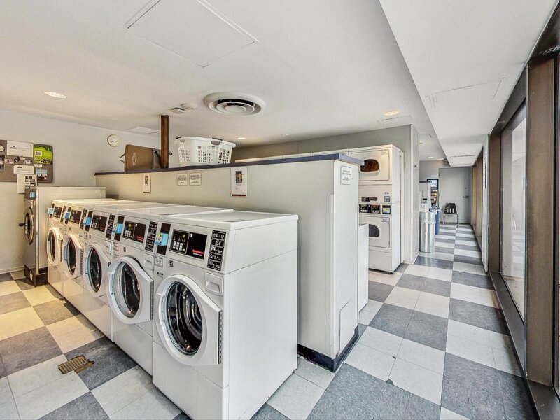 4343 N Clarendon Avenue Chicago IL 60613