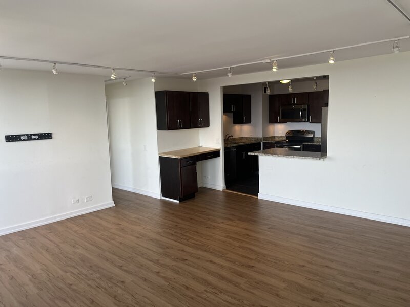 4343 N Clarendon Avenue Chicago IL 60613