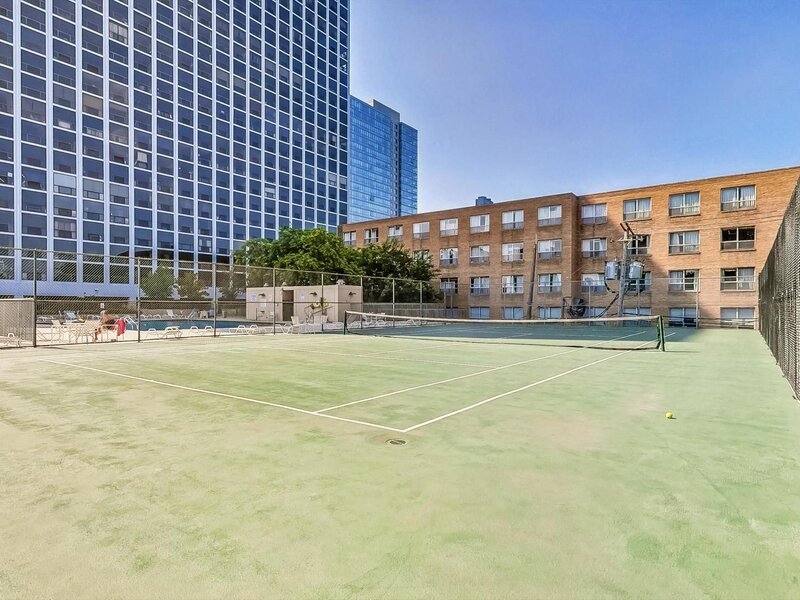 4343 N Clarendon Avenue Chicago IL 60613